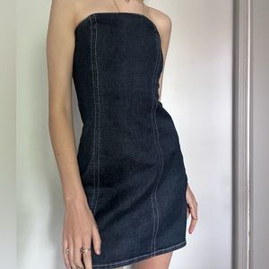 Denim strapless dress.